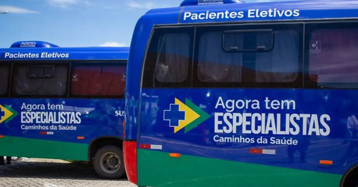 Veículos destinados ao transporte de pacientes do SUS sendo entregues pelo governo