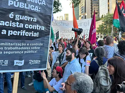 Manifestação na Avenida Paulista relembrou os 20 anos dos Crimes de Maio em São Paulo.