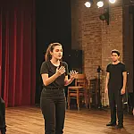 Faculdade gratuita de teatro em SP abre 109 vagas em curso superior