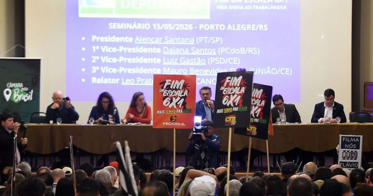 Parlamentares participam de debate sobre o fim da escala 6x1 em Porto Alegre