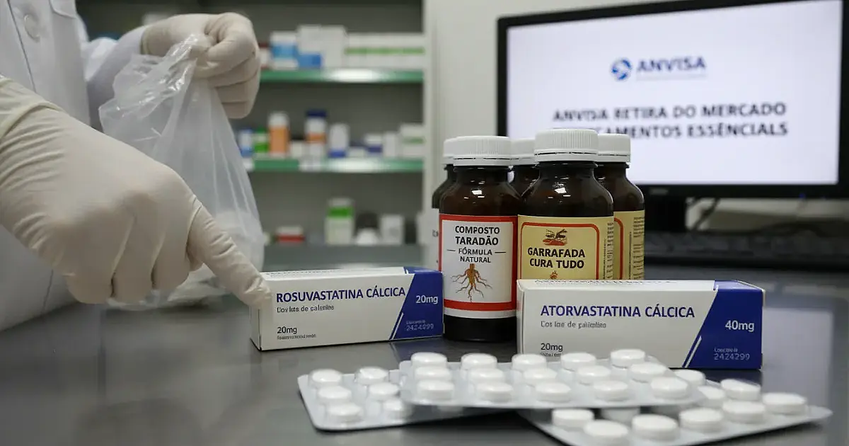 Anvisa retira do mercado medicamentos para colesterol e proíbe venda do 'Composto Taradão'