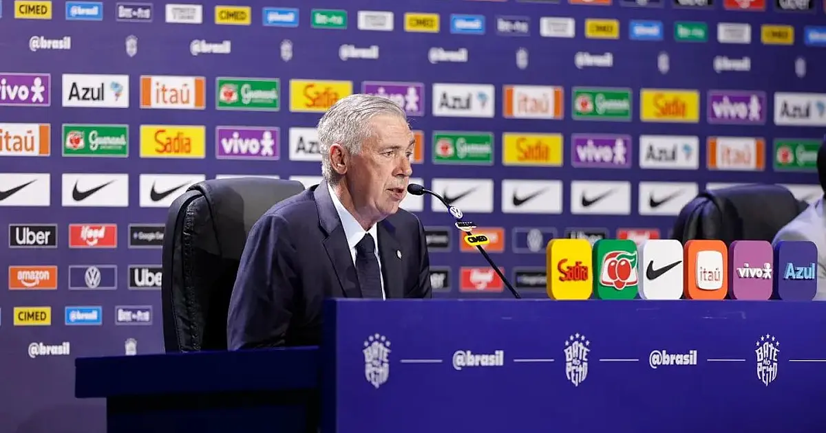 Carlo Ancelotti durante entrevista após convocação da seleção brasileira para a Copa do Mundo