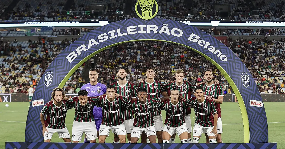 Jogadores do Fluminense em partida contra o Internacional no Beira Rio