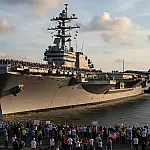 O retorno do gigante: USS Gerald R. Ford encerra missão histórica de 326 dias