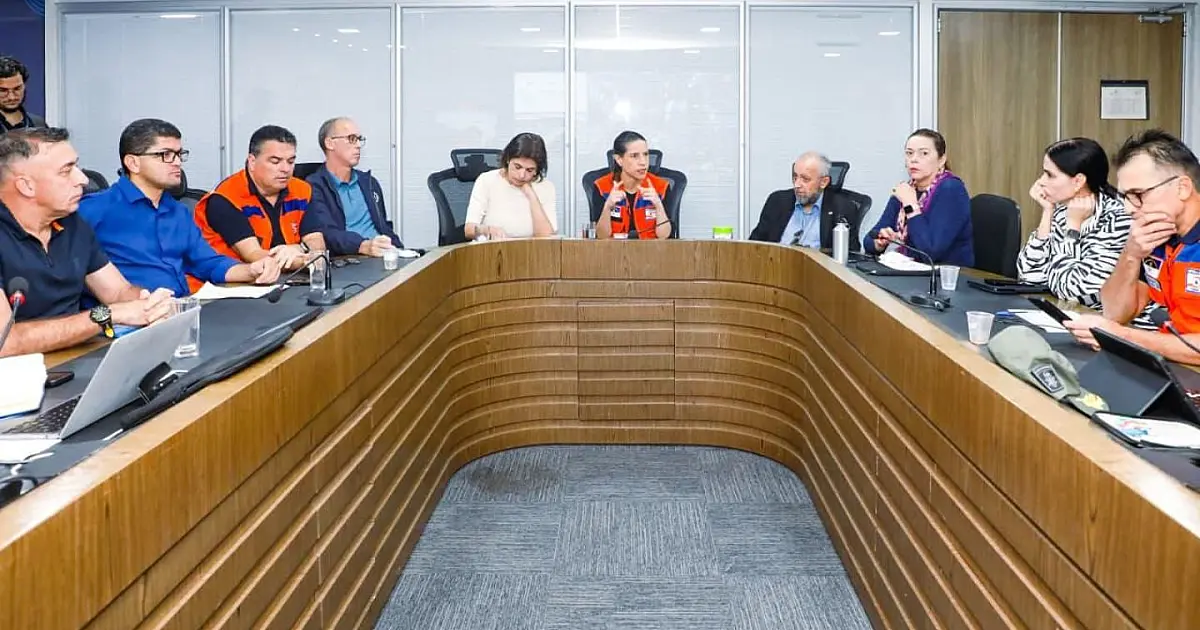 Autoridades vistoriam áreas afetadas pelas chuvas em Pernambuco