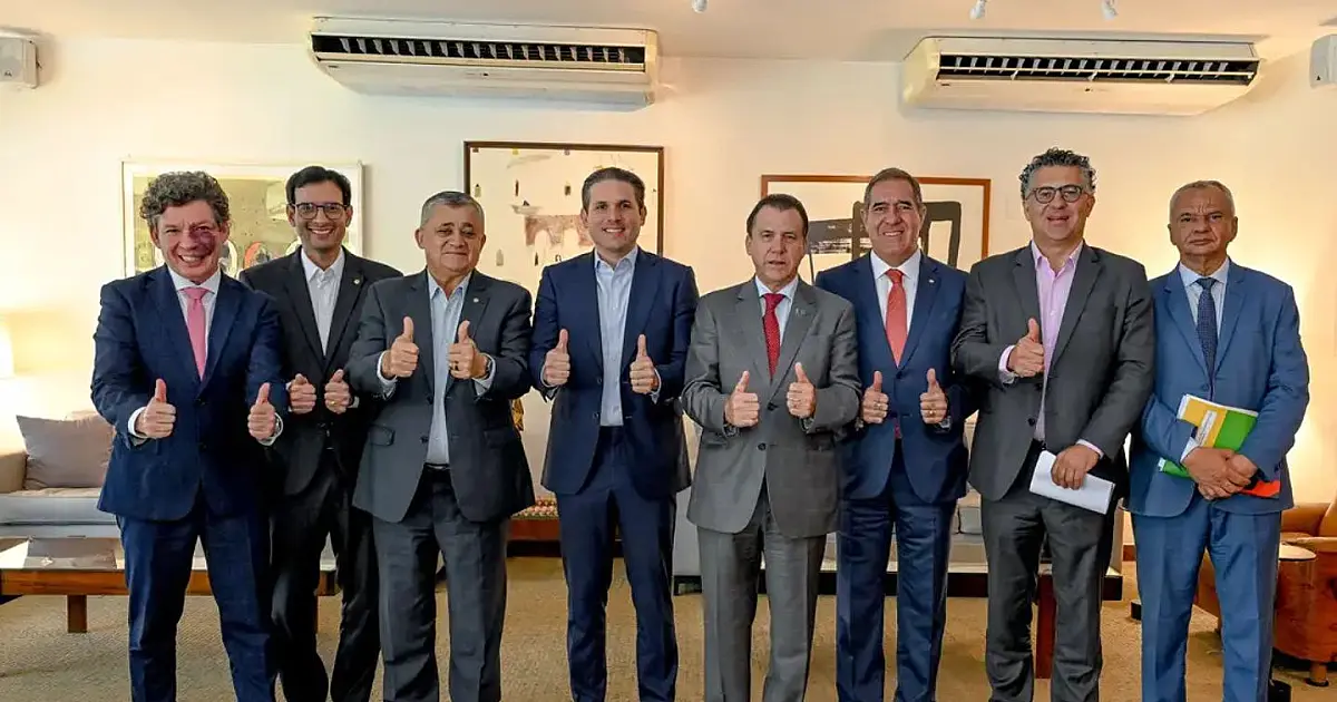 Reunião entre integrantes do governo federal e parlamentares sobre mudanças na jornada de trabalho.