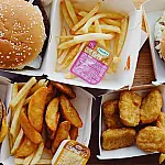Comer em excesso após as 21 horas prejudica o sono e a digestão