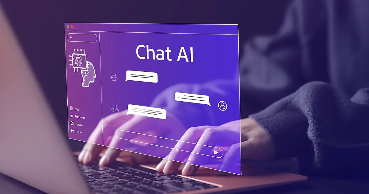 Mulher utiliza notebook com sistema de inteligência artificial durante conversa com chatbot