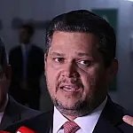 Davi Alcolumbre segura avanço da PEC do fim da escala 6x1 no Senado
