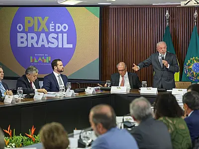 Chefe do executivo federal coordenou o encontro com ministros de Estado no Palácio do Planalto