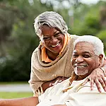 Ameixa seca fortalece os ossos e previne osteoporose após os 50 anos