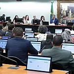 CCJ adia votação de proposta que reduz a maioridade penal para 16 anos