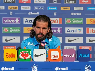 Goleiro Alisson projeta os desafios do Mundial em coletiva de imprensa em Nova Jersey.
