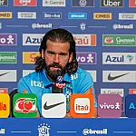 Alisson exalta mentorias de Taffarel e celebra terceira Copa do Mundo