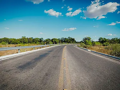 Governadora Raquel Lyra desata fita inaugural das obras de pavimentação da rodovia PE-560 em Bodocó