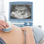 Cientistas desenvolvem adesivo de ultrassom para monitoramento gestacional contínuo