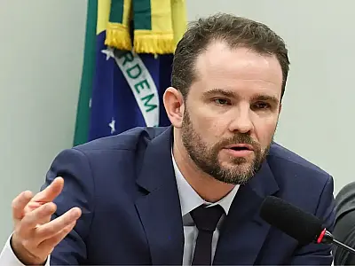 Ministro da Fazenda defende responsabilidade orçamentária diante de pressões por gastos no Congresso