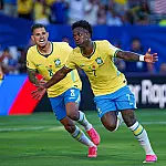 Vinícius Júnior adverte após tropeço na estreia: "Precisamos melhorar"